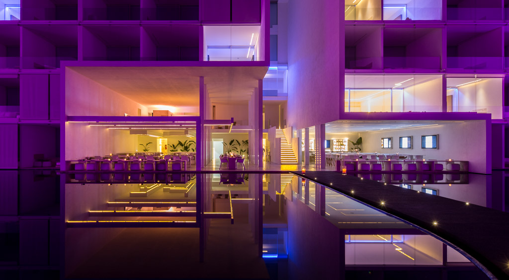 Venue and atmosphere